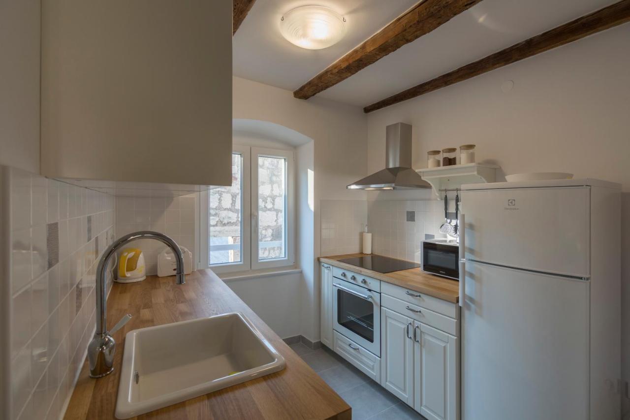 Apartments Bepi Комижа Экстерьер фото