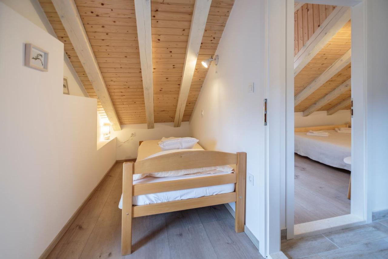Apartments Bepi Комижа Экстерьер фото