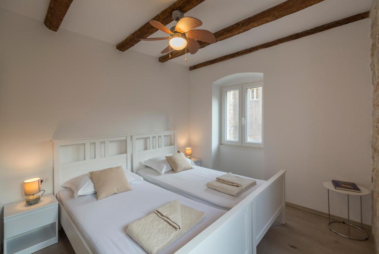 Apartments Bepi Комижа Экстерьер фото