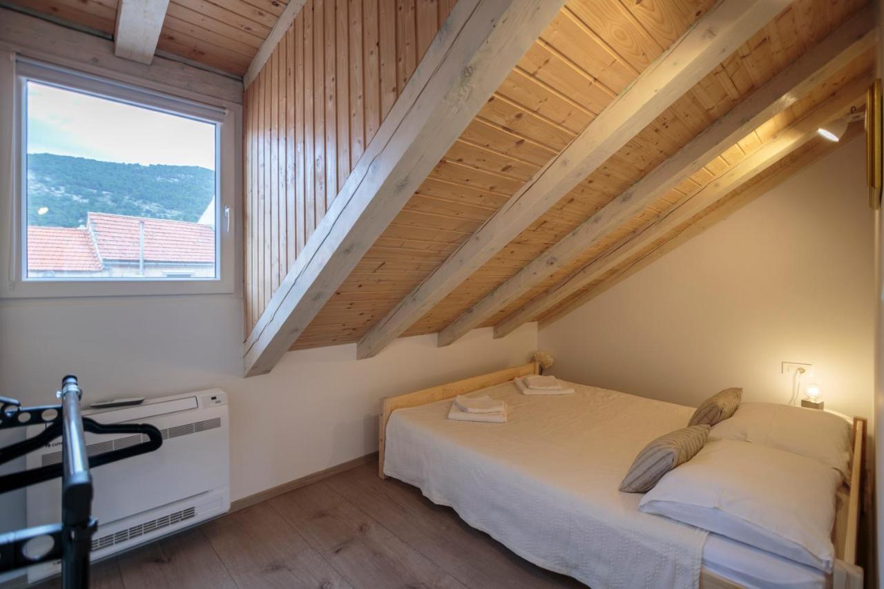 Apartments Bepi Комижа Экстерьер фото