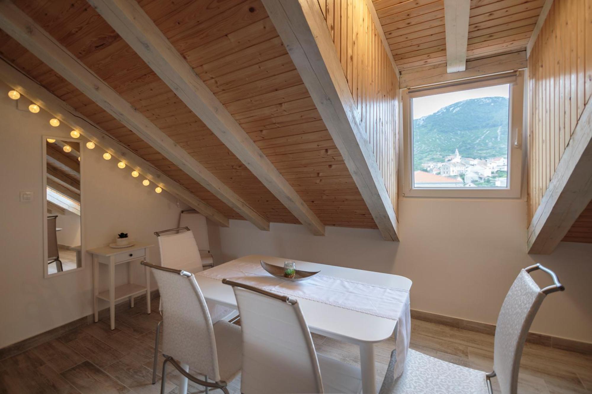 Apartments Bepi Комижа Экстерьер фото